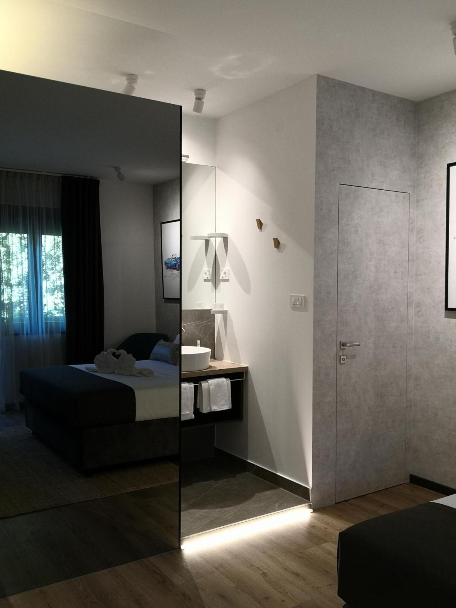 Scuderia Split Rooms Værelse billede